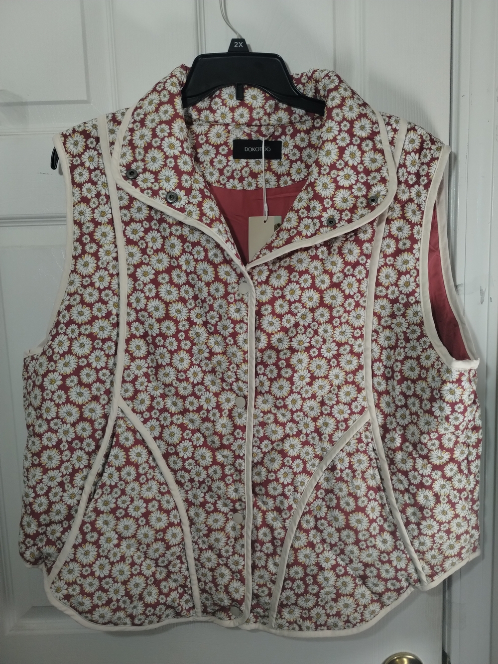 NWT Plus Size DOKOTOO Floral Print Cream/Red Lightweight Quilted Vest
